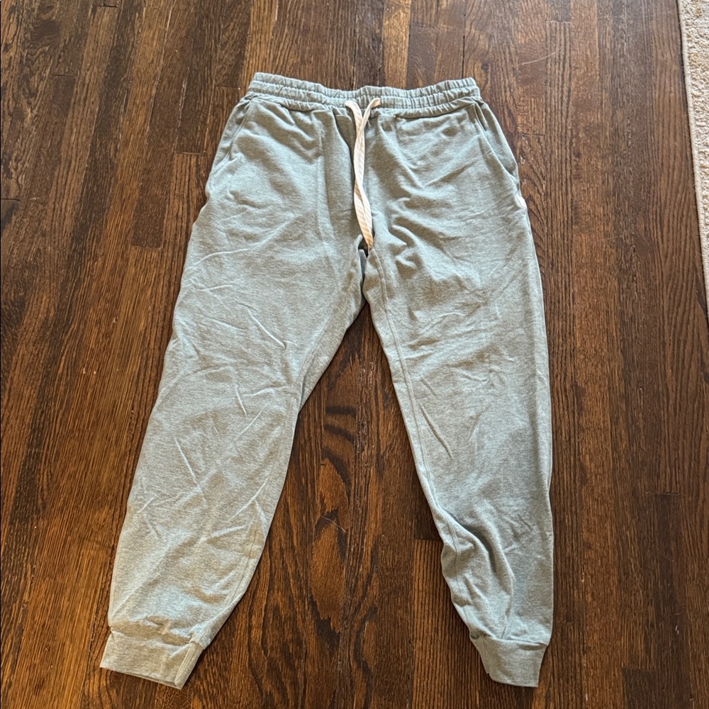 Vuori Heather Green Joggers